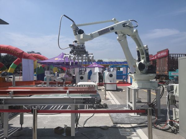 機器人碼垛機生產線性能特點