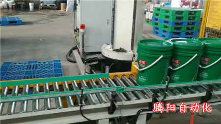 水溶肥立柱碼垛機器人一次多桶效率高