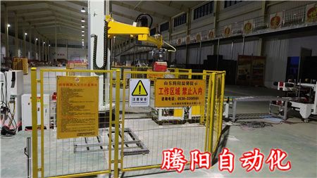 小型粉類(lèi)立柱碼垛機(jī)從廠家保障產(chǎn)品質(zhì)量