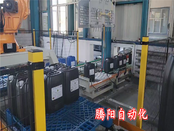 桶裝碼垛機器人