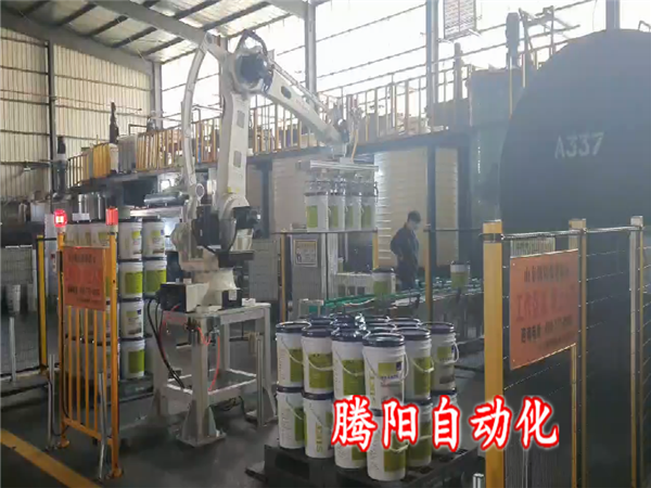 桶裝肥料碼垛機器人一次碼垛多桶